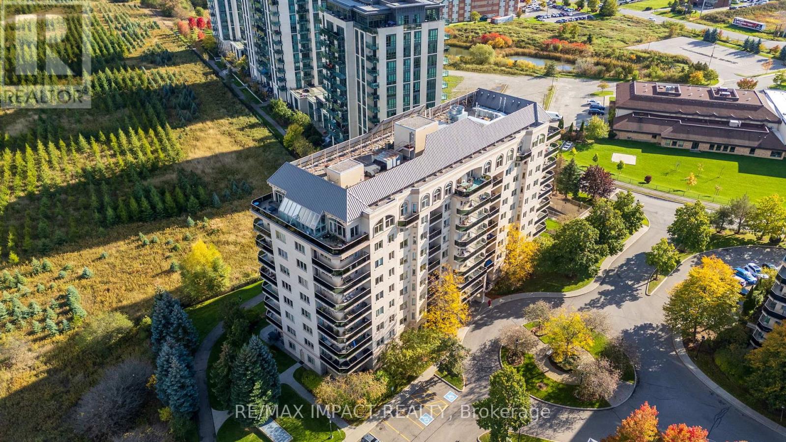 204 - 10 Dayspring Circle, Brampton, Ontario  L6P 1B9 - Photo 1 - W12811518
