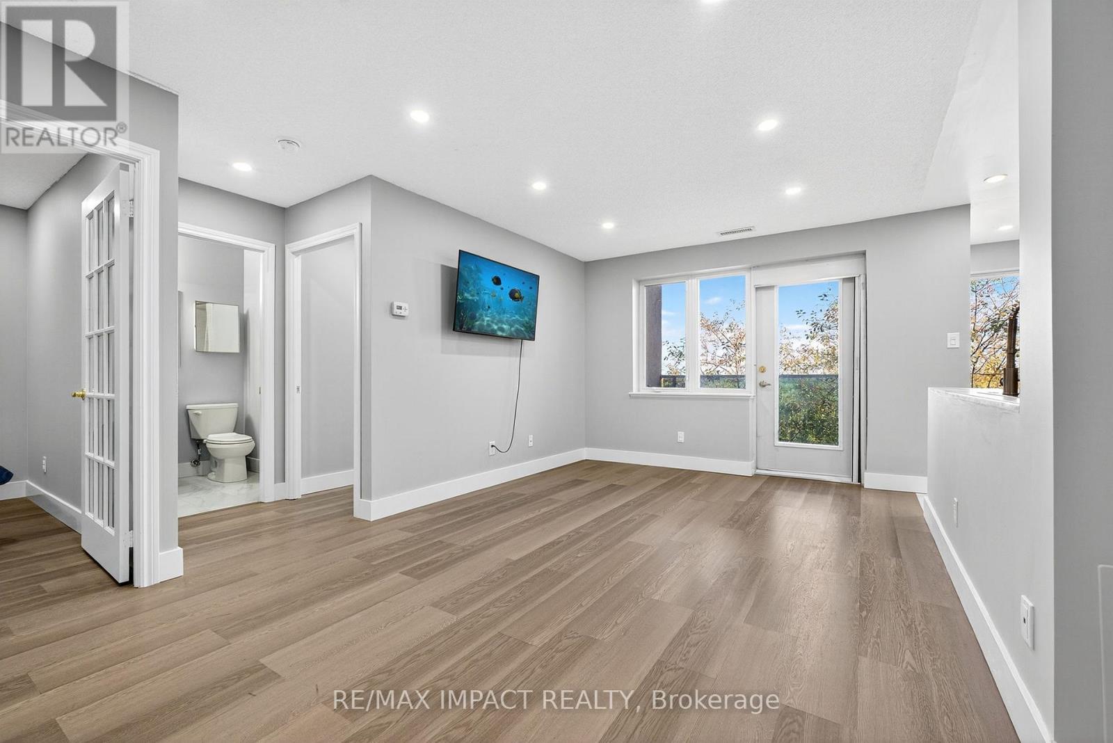 204 - 10 Dayspring Circle, Brampton, Ontario  L6P 1B9 - Photo 6 - W12811518