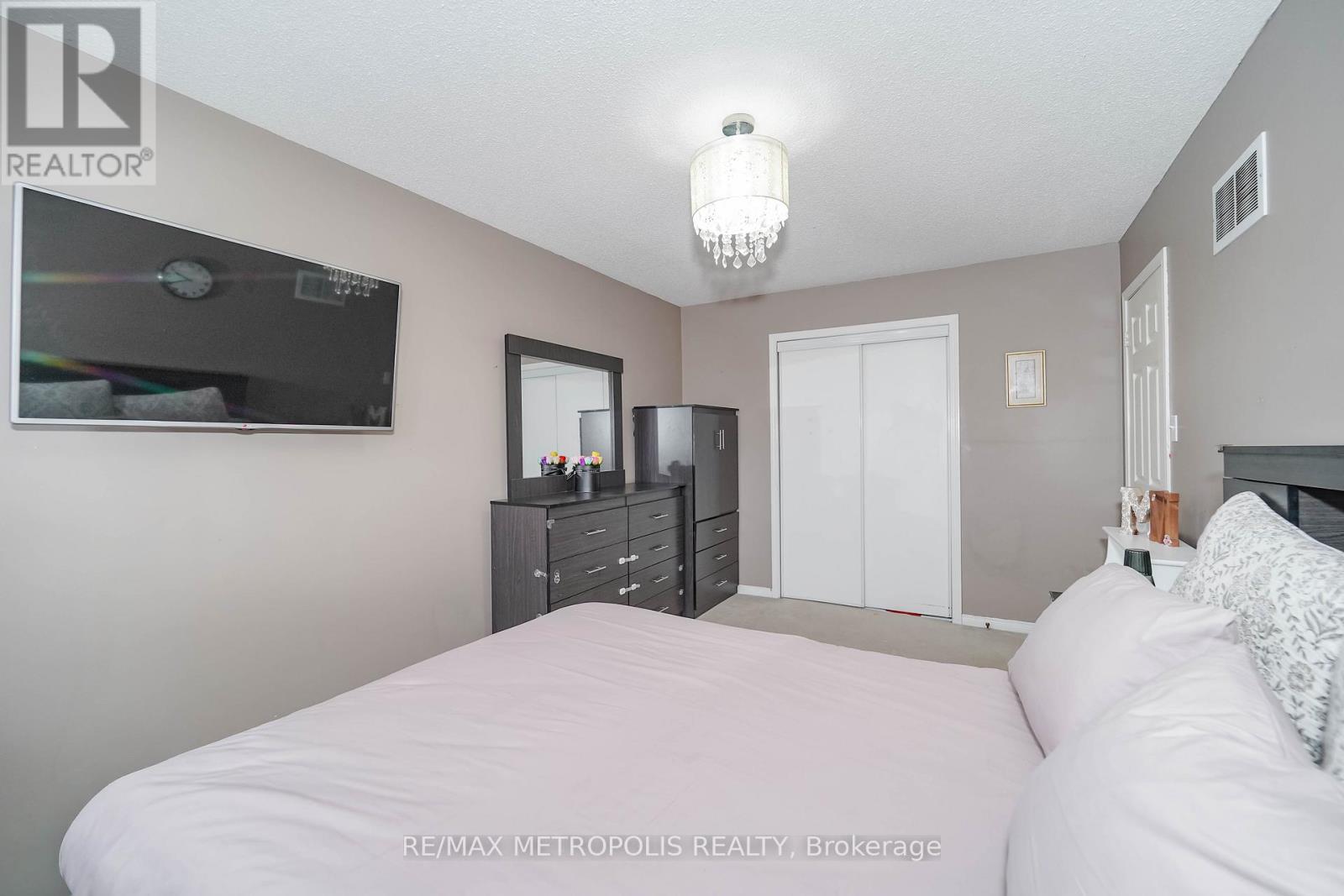 30 Todmorden Drive, Brampton, Ontario  L7A 1M6 - Photo 29 - W12811538