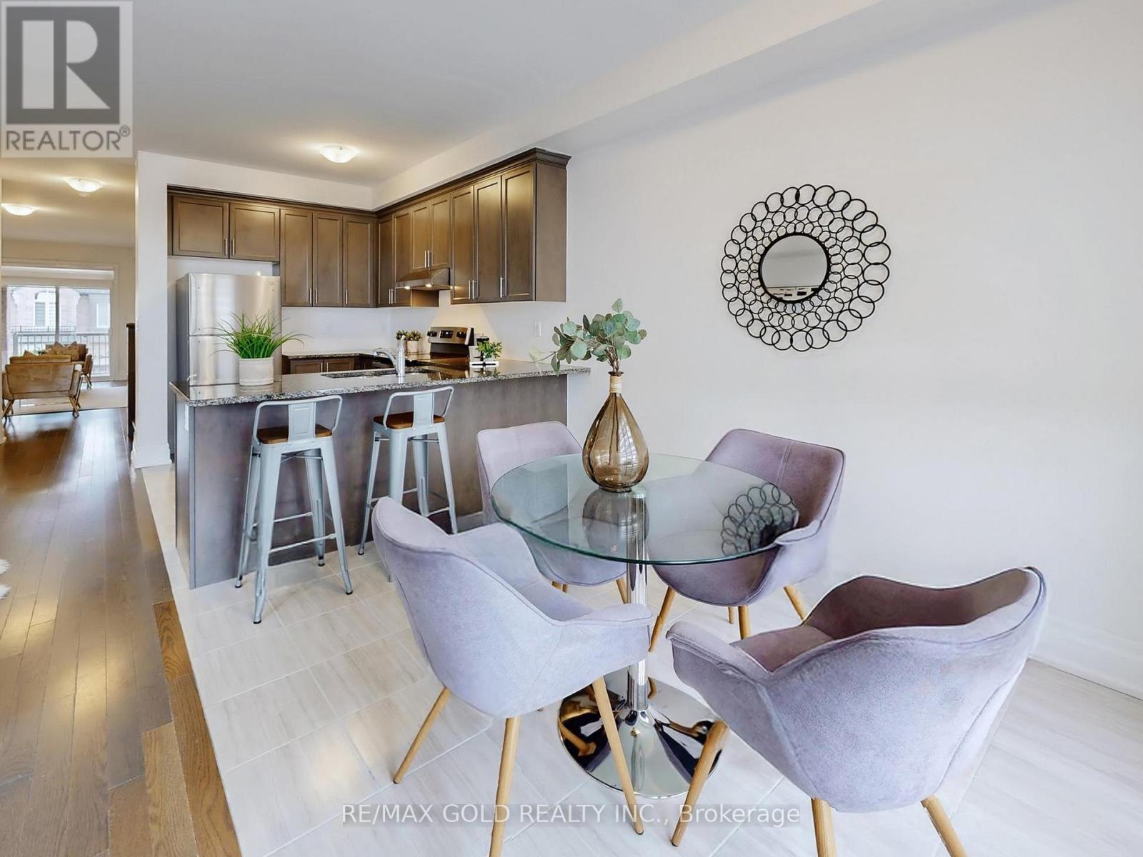 21 Gemma Place, Brampton, Ontario  L6Z 0J5 - Photo 11 - W12811546