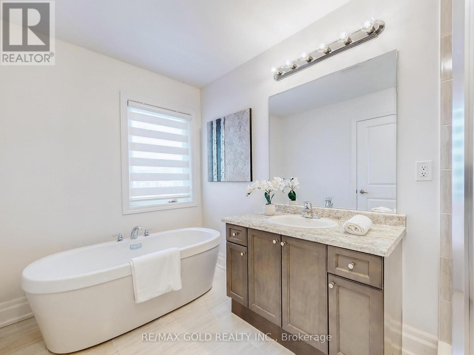 21 Gemma Place, Brampton, Ontario  L6Z 0J5 - Photo 19 - W12811546