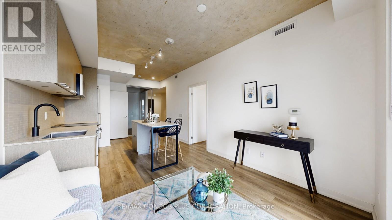 402 - 1808 St Clair Avenue W, Toronto, Ontario  M6N 0C1 - Photo 5 - W12811564