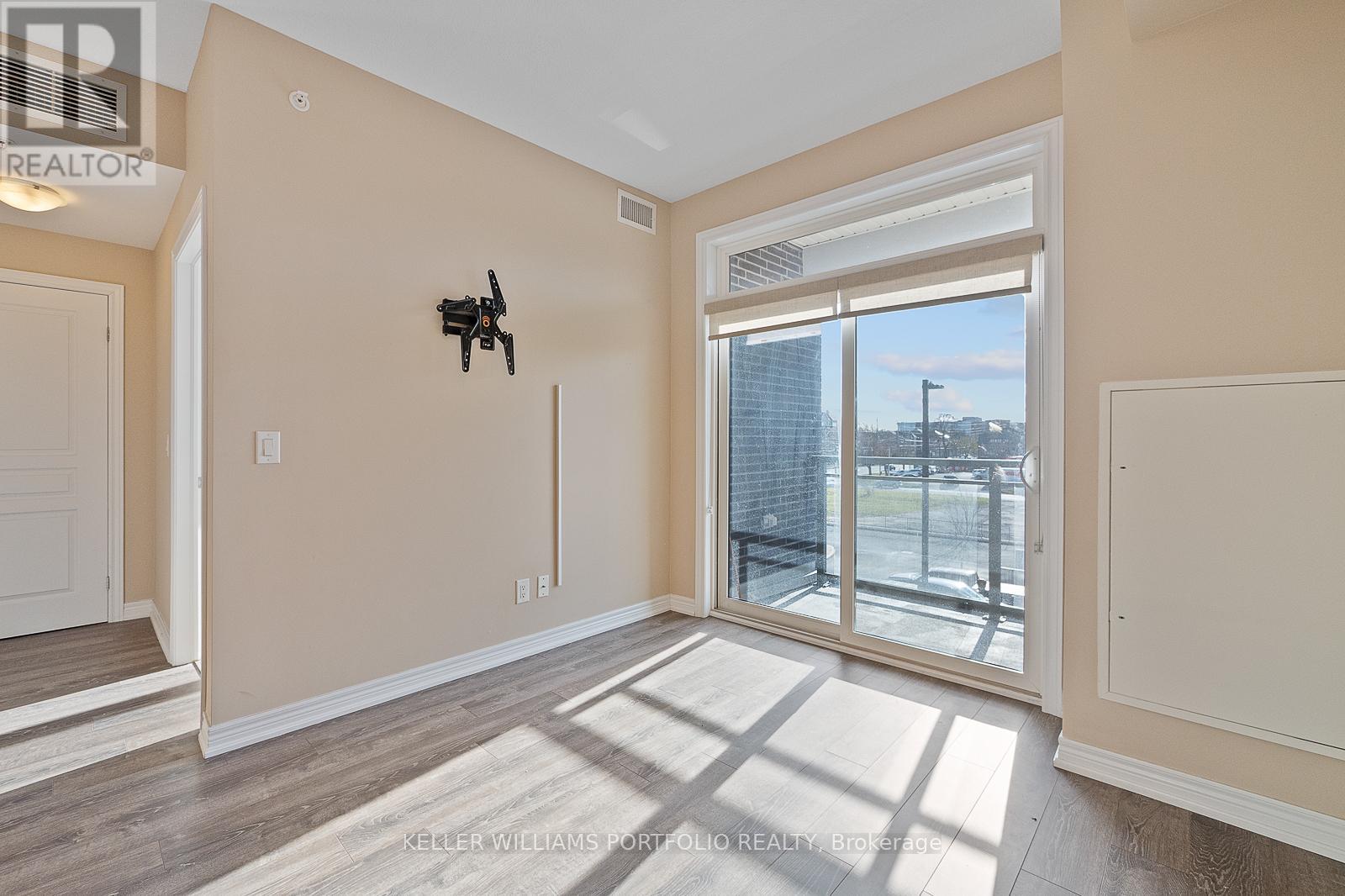 322 - 457 Plains Road E, Burlington, Ontario  L7T 0B8 - Photo 11 - W12811578