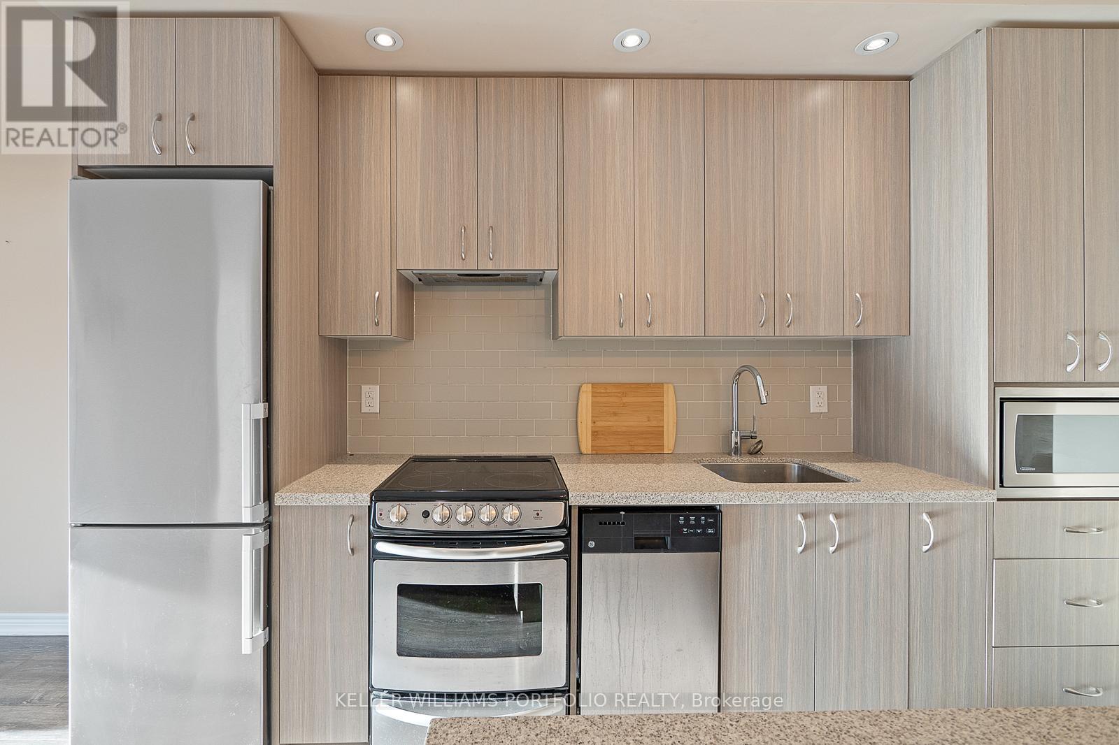 322 - 457 Plains Road E, Burlington, Ontario  L7T 0B8 - Photo 8 - W12811578