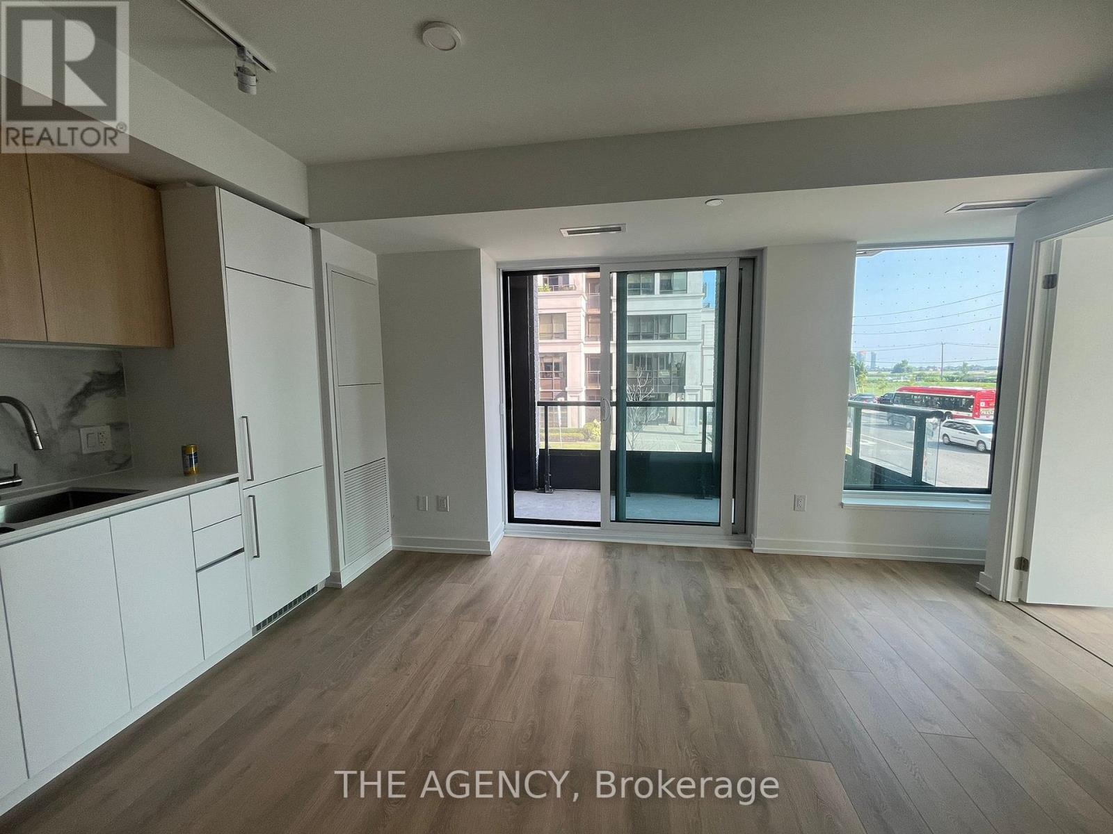 215 - 1100 Sheppard Avenue W, Toronto, Ontario  M3J 0H1 - Photo 8 - W12811604