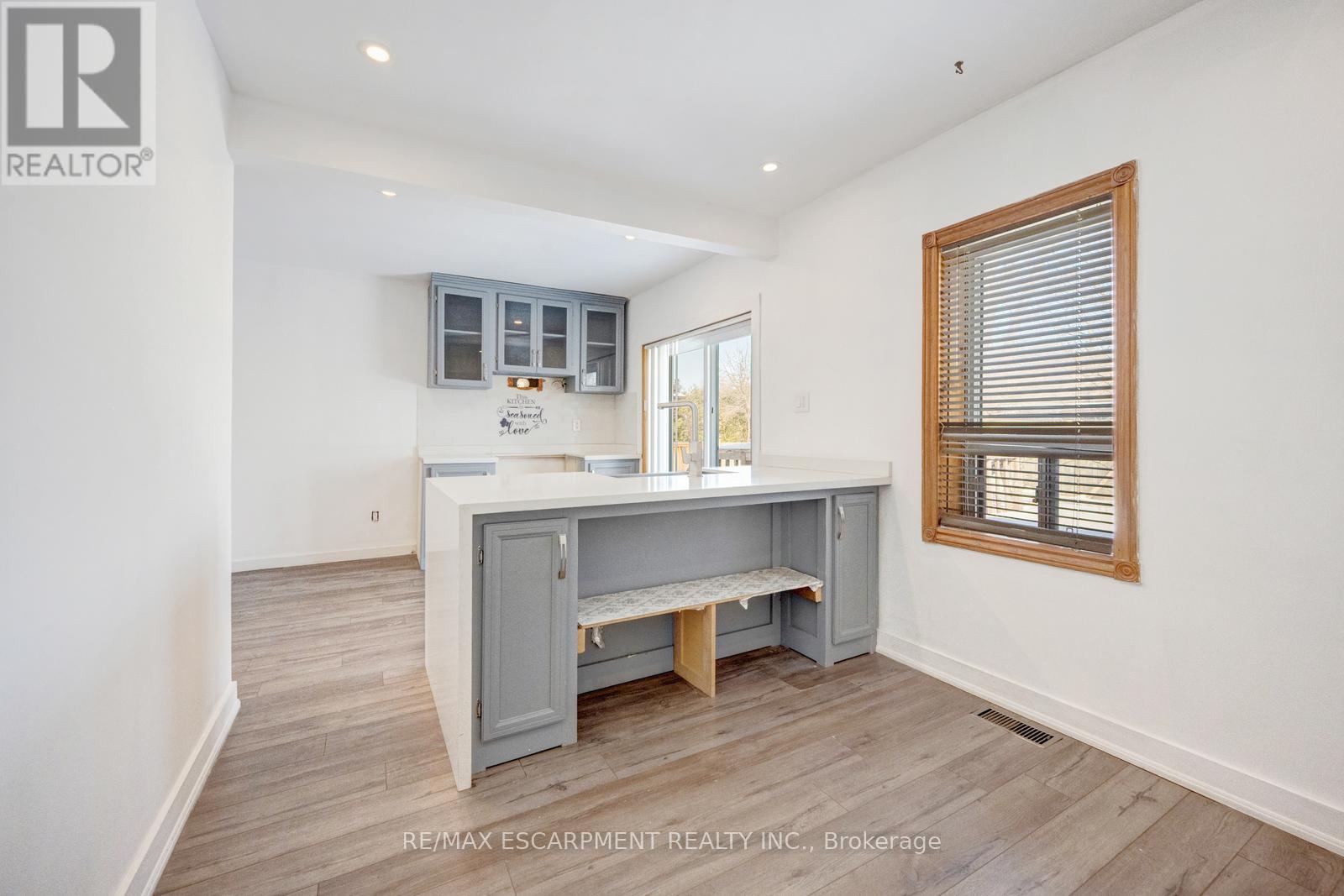 1099 Ogden Avenue, Mississauga, Ontario  L5E 2G7 - Photo 18 - W12811610