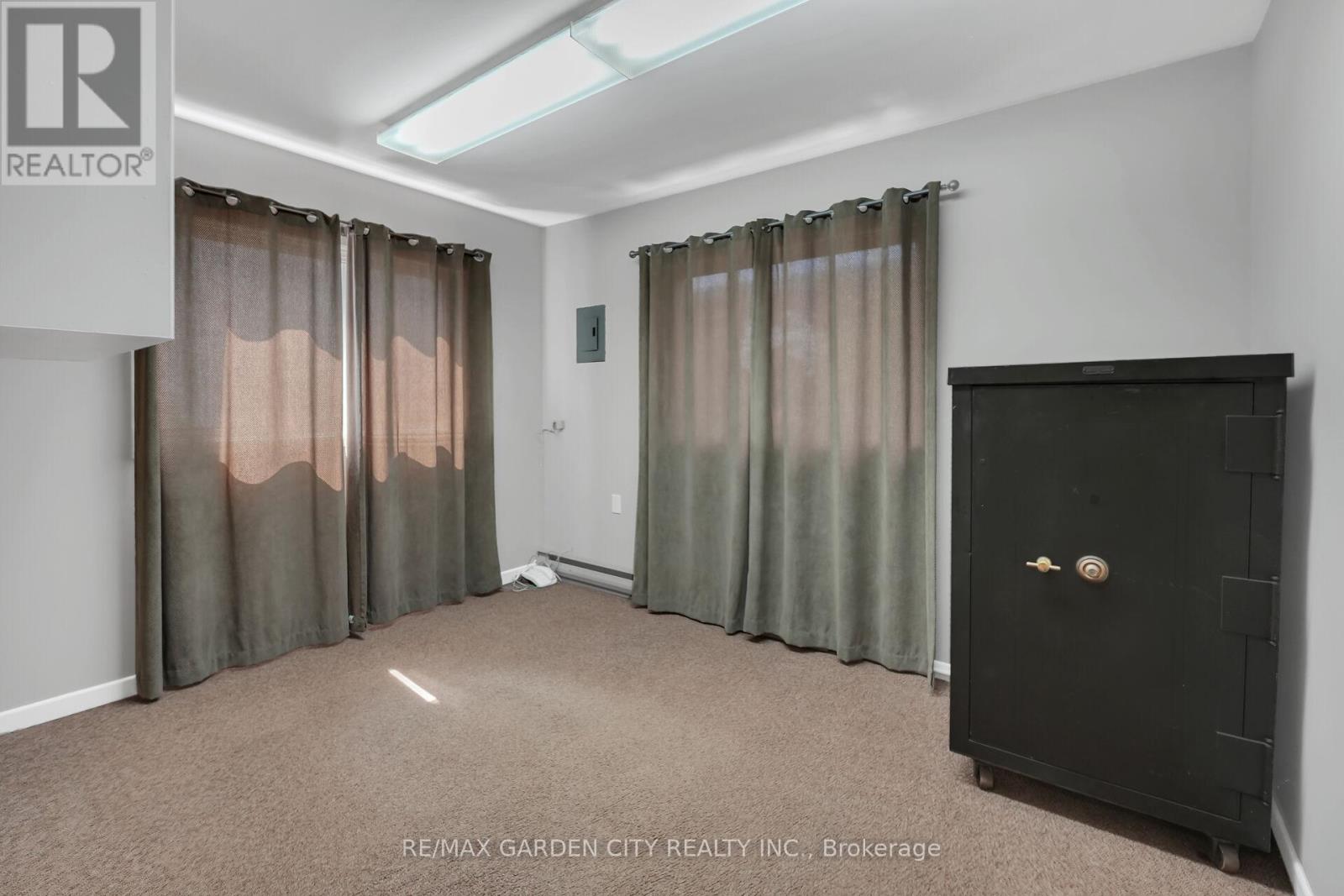 110 Livingston Avenue, Grimsby, Ontario  L3M 1L6 - Photo 24 - X12811312