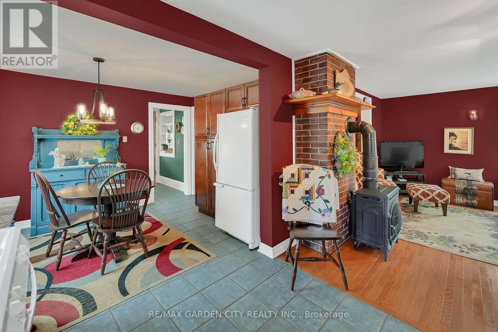 110 Livingston Avenue, Grimsby, Ontario  L3M 1L6 - Photo 8 - X12811312