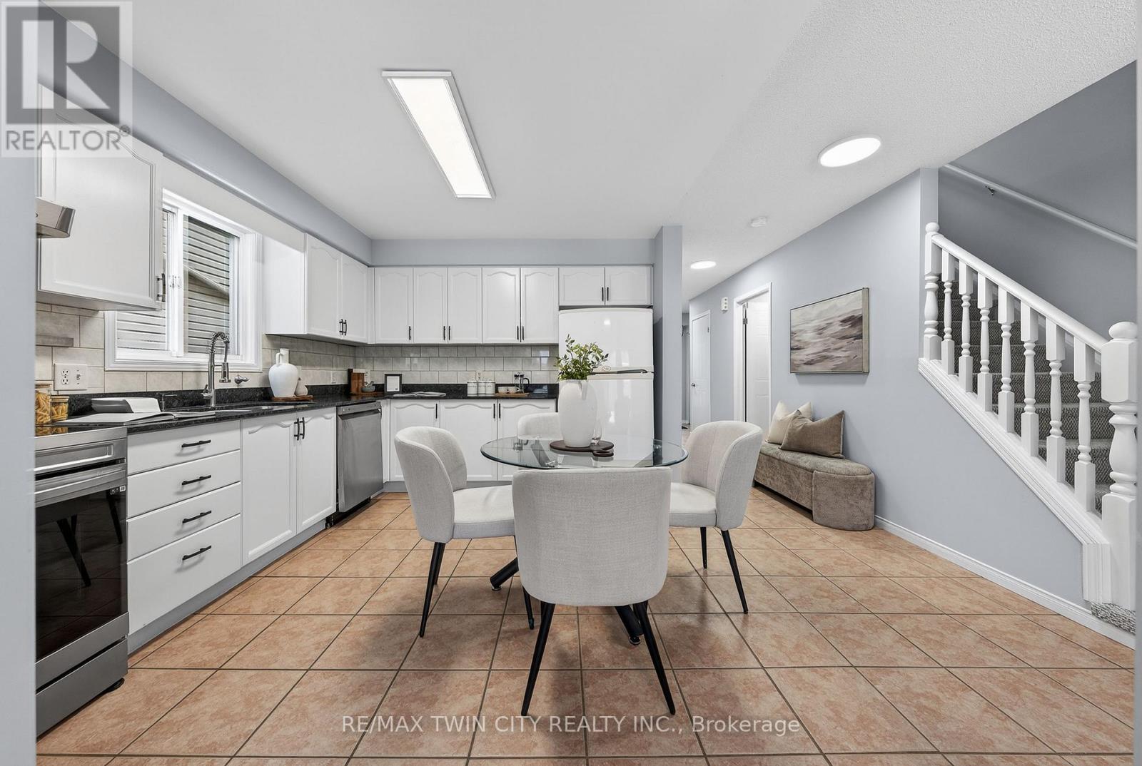 763 Angler Way, Waterloo, Ontario  N2K 4L7 - Photo 10 - X12811600