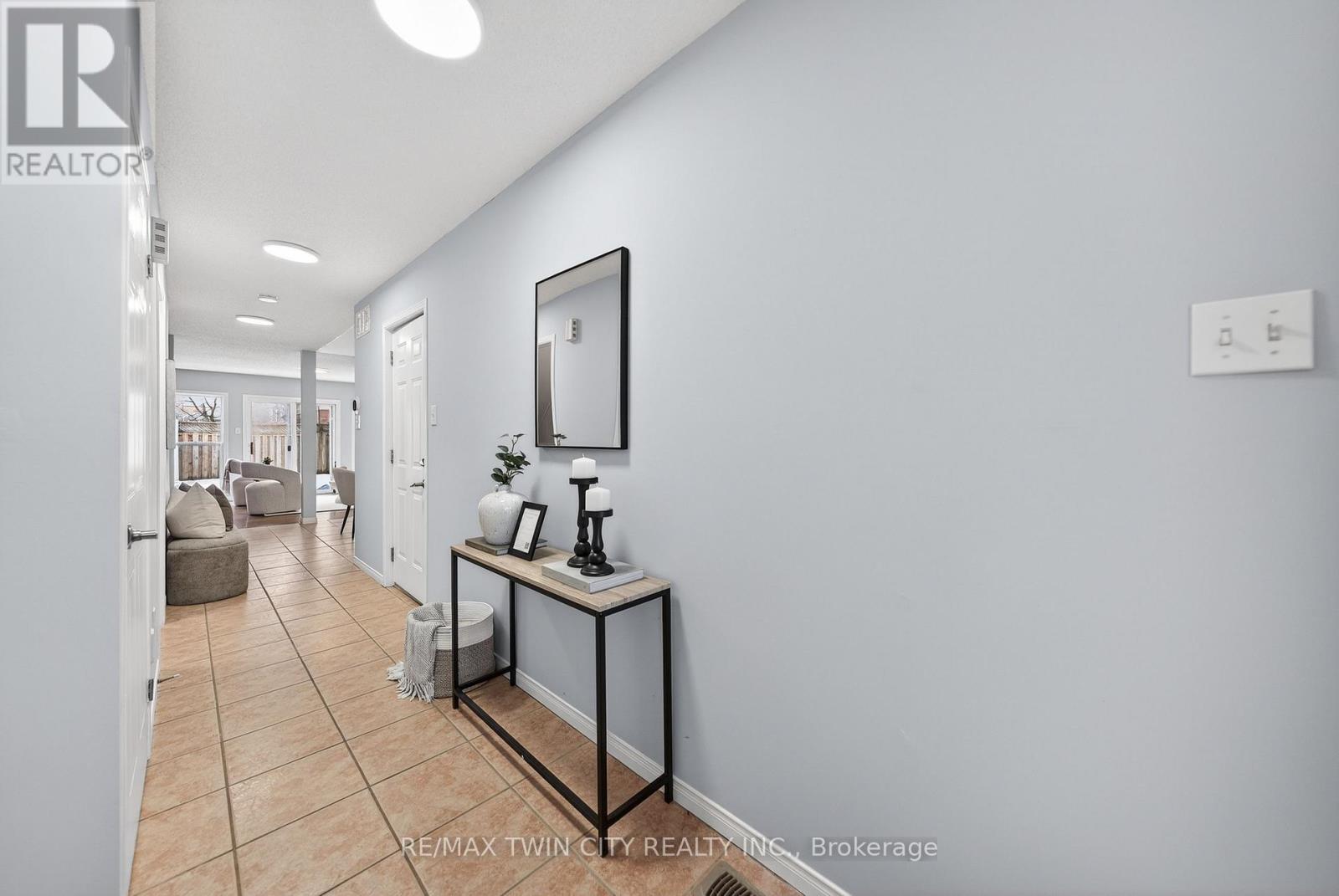 763 Angler Way, Waterloo, Ontario  N2K 4L7 - Photo 7 - X12811600