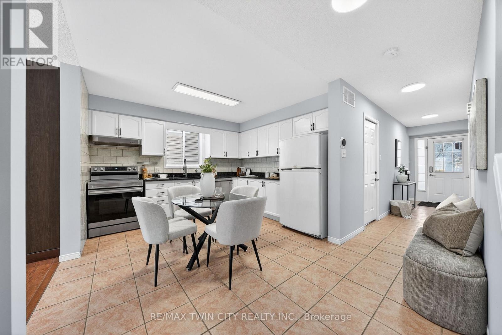 763 Angler Way, Waterloo, Ontario  N2K 4L7 - Photo 9 - X12811600