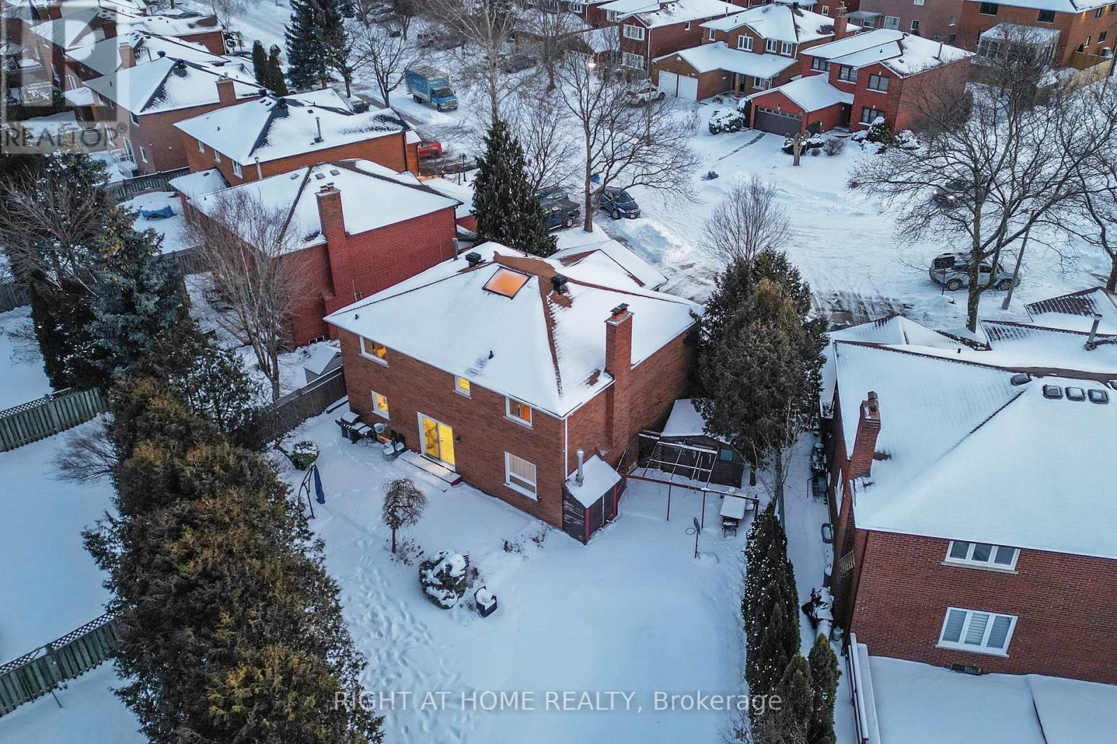 272 Hickory Circle, Oakville, Ontario  L6H 4V1 - Photo 46 - W12803528