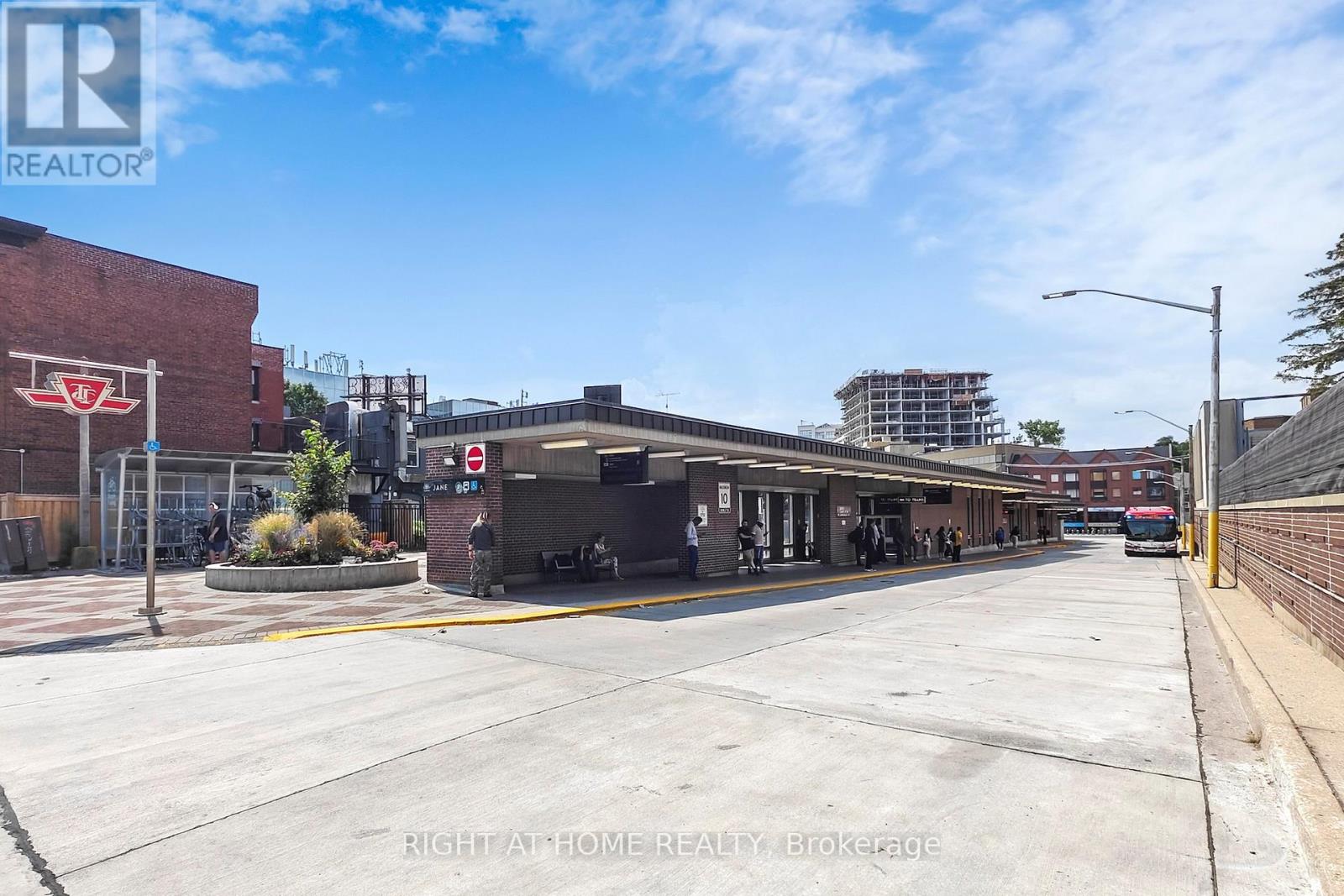 2390a Bloor Street W, Toronto, Ontario  M6S 1P5 - Photo 38 - W12803994