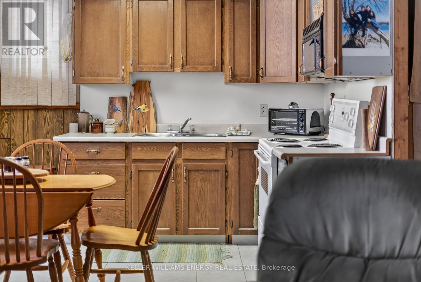 1614 County Road 1, Prince Edward County, Ontario  K0K 1G0 - Photo 15 - X12811614