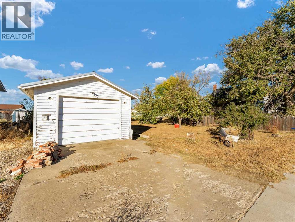 80 Pacific Avenue, Irvine, Alberta  T0J 1V0 - Photo 3 - A2277392