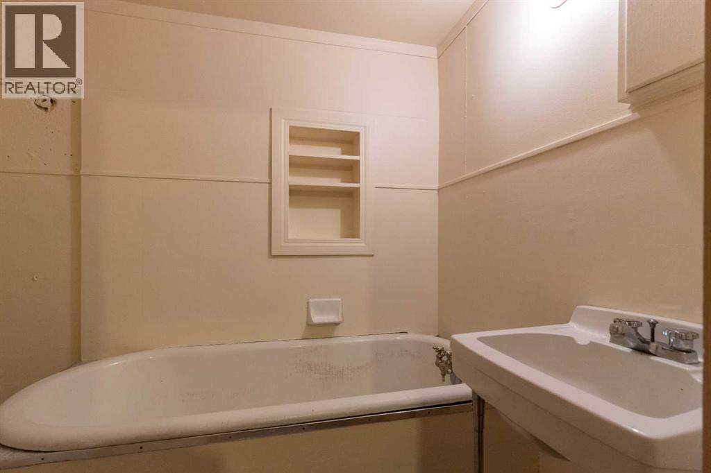 80 Pacific Avenue, Irvine, Alberta  T0J 1V0 - Photo 31 - A2277392