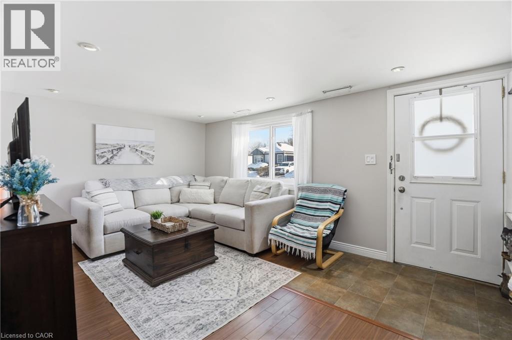 25 Delena Avenue N, Hamilton, Ontario  L8H 6B5 - Photo 9 - 40801394