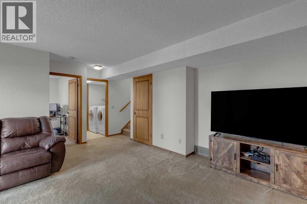 92 Macewan Drive Nw, Calgary, Alberta  T3K 2P7 - Photo 19 - A2287900
