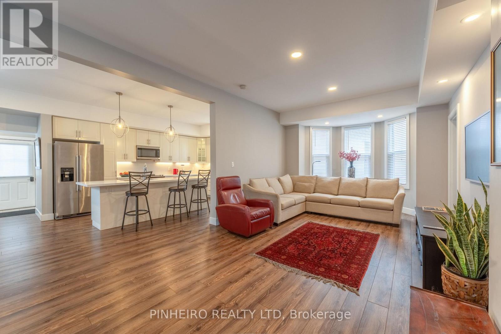 87 Elgin Street, St. Thomas, Ontario  N5R 3M3 - Photo 5 - X12811666