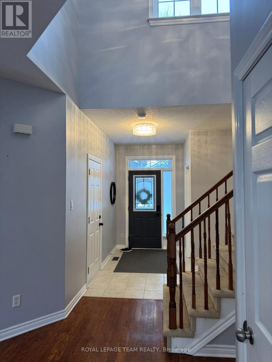 62 Black Bear Way, Ottawa, Ontario  K2S 2G7 - Photo 3 - X12811694