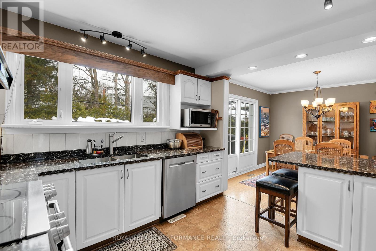 2248 Quinton Street, Ottawa, Ontario  K1H 6V3 - Photo 10 - X12811722