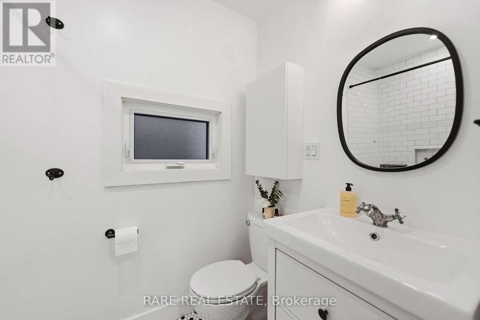 223 1/2 Borden Street, Toronto, Ontario  M5S 2N5 - Photo 12 - C12811030