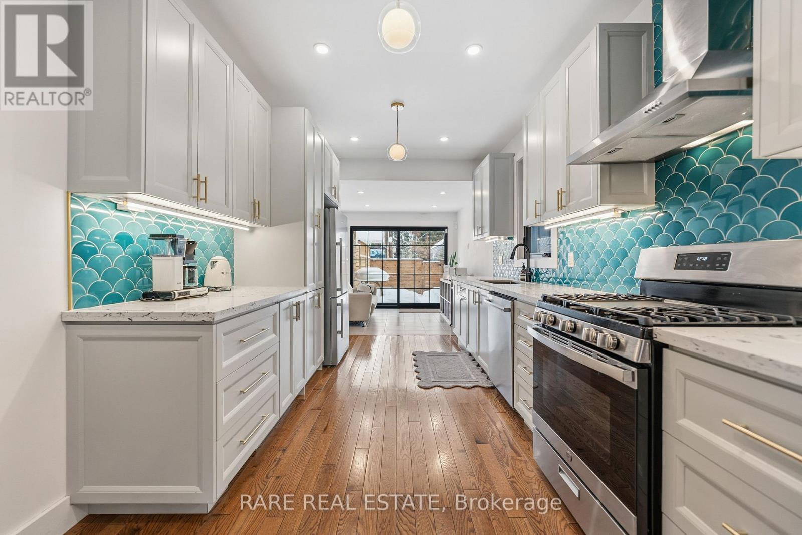 223 1/2 Borden Street, Toronto, Ontario  M5S 2N5 - Photo 6 - C12811030