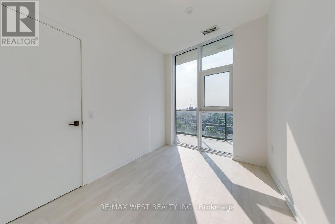 1009 - 10 Graphophone Grove, Toronto, Ontario  M6H 0E5 - Photo 17 - W12808708