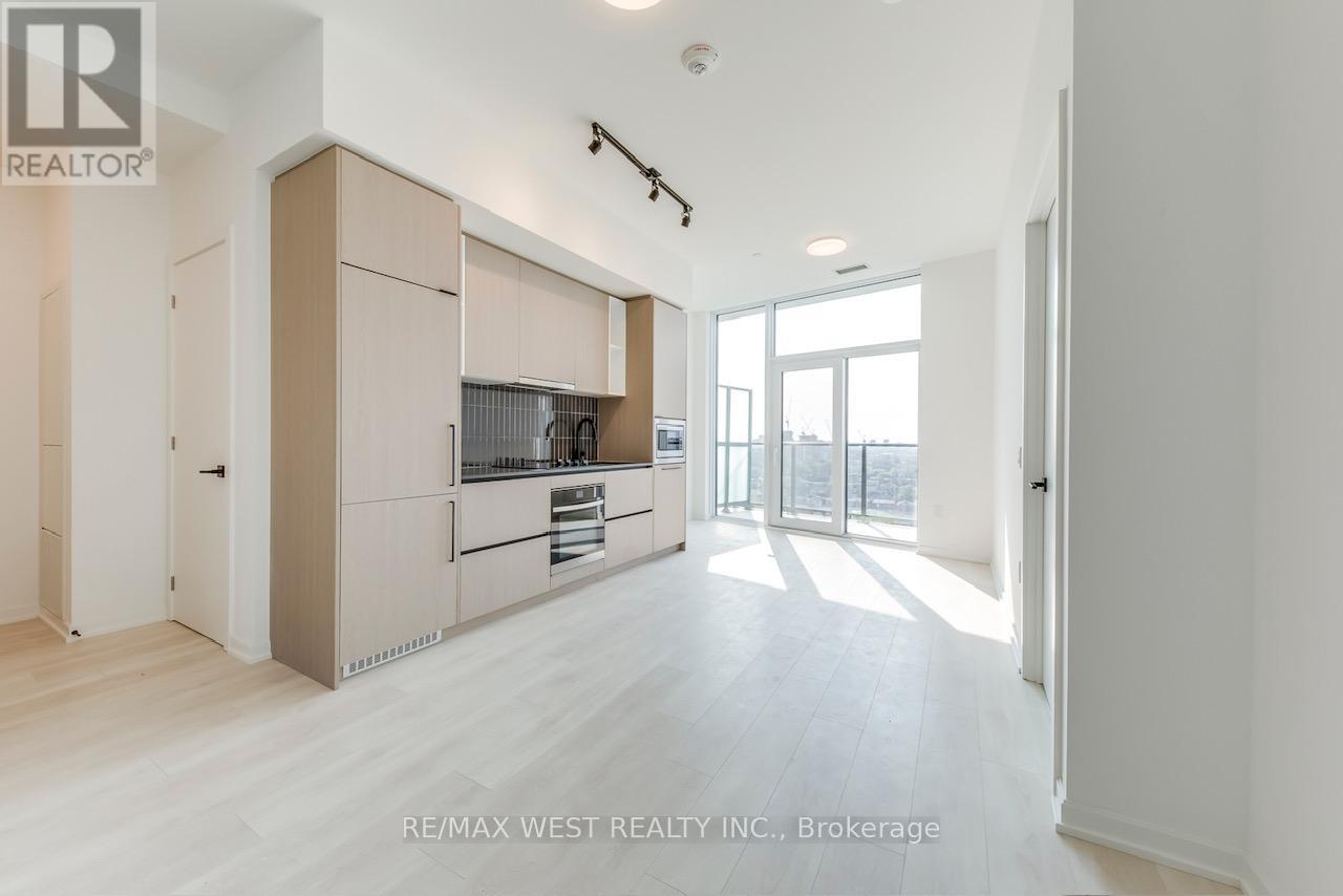 1009 - 10 Graphophone Grove, Toronto, Ontario  M6H 0E5 - Photo 4 - W12808708