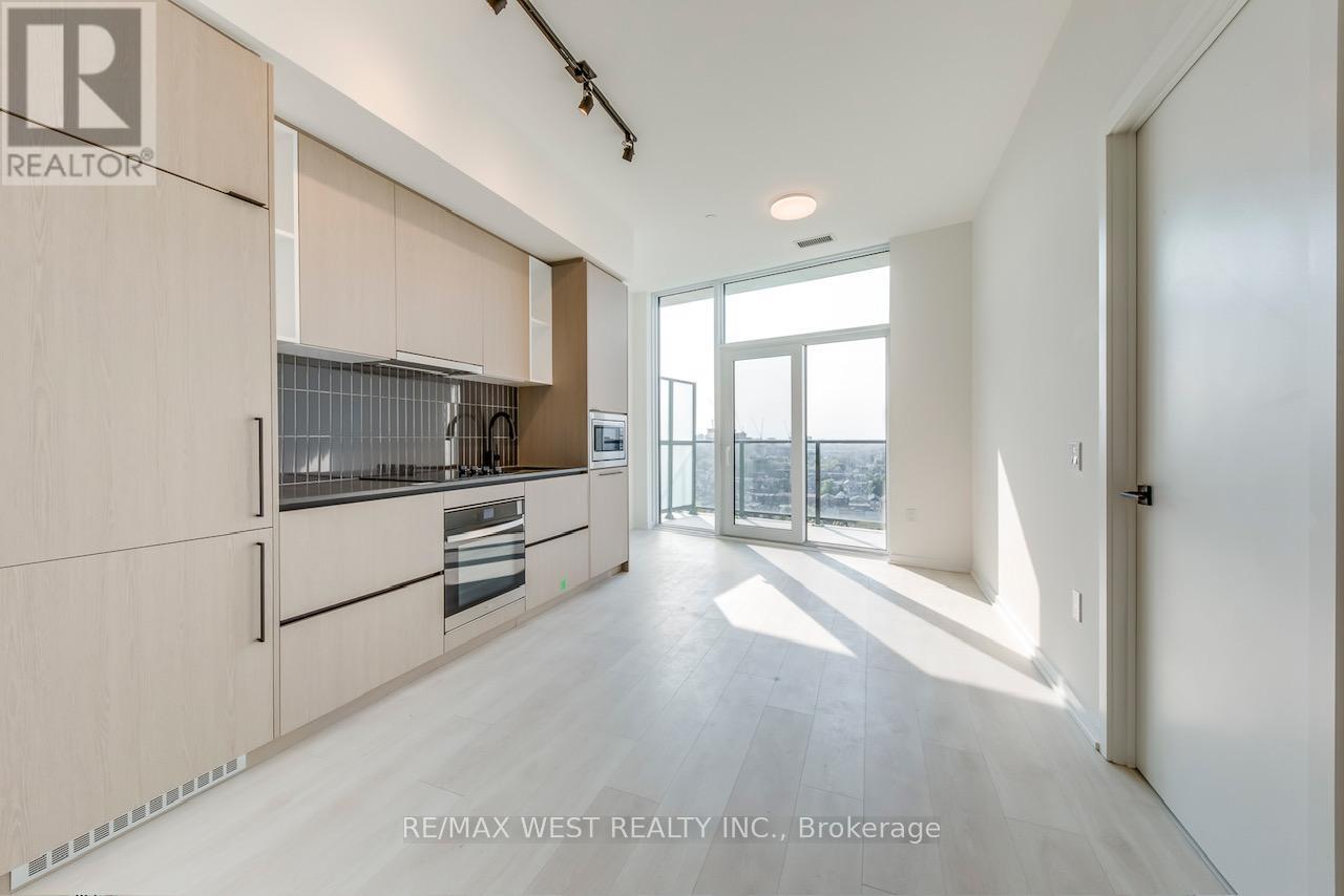 1009 - 10 Graphophone Grove, Toronto, Ontario  M6H 0E5 - Photo 6 - W12808708