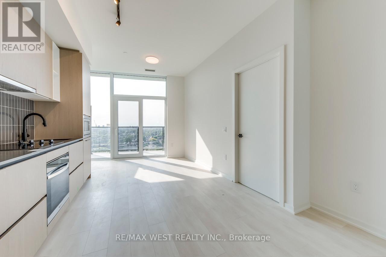 1009 - 10 Graphophone Grove, Toronto, Ontario  M6H 0E5 - Photo 7 - W12808708