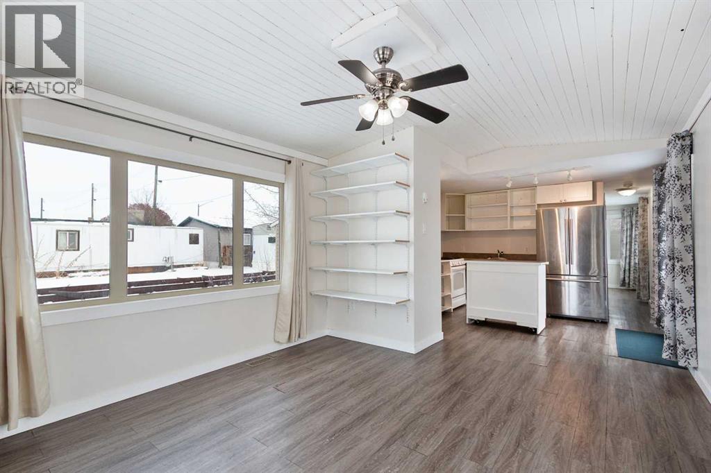 1 Park Avenue, Carstairs, Alberta  T0M 0N0 - Photo 4 - A2276251