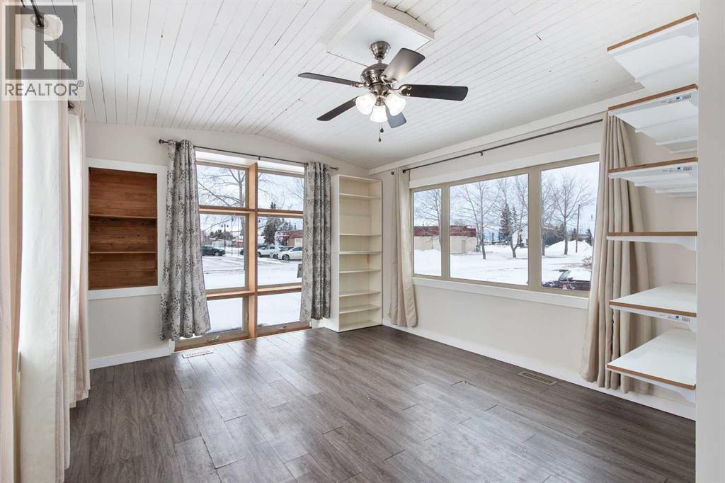 1 Park Avenue, Carstairs, Alberta  T0M 0N0 - Photo 3 - A2276251