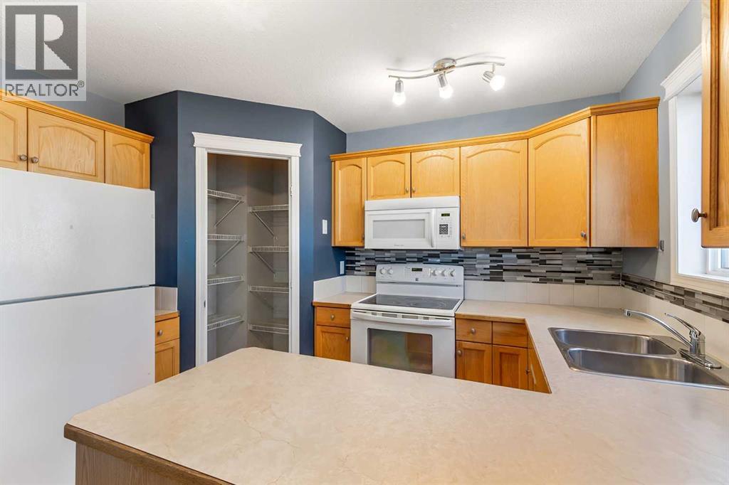 108, 100 Carriage Lane Place, Carstairs, Alberta  T0M 0N0 - Photo 5 - A2280389