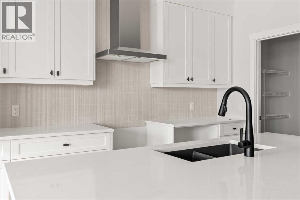 219 Silver Spruce Grove Sw, Calgary, Alberta  T2X 5M2 - Photo 6 - A2283857