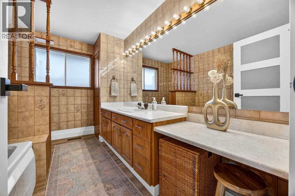 7103 Bow Crescent Nw, Calgary, Alberta  T3B 2C9 - Photo 27 - A2287821