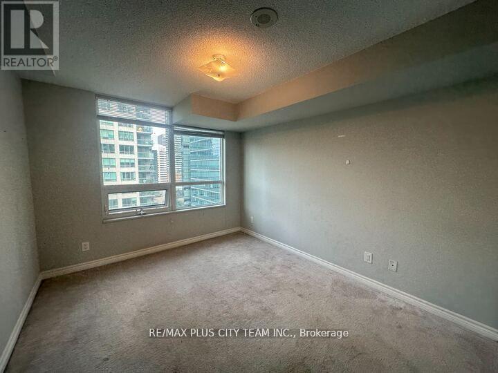 2005 - 19 Grand Trunk Crescent, Toronto, Ontario  M5J 3A3 - Photo 5 - C12811702