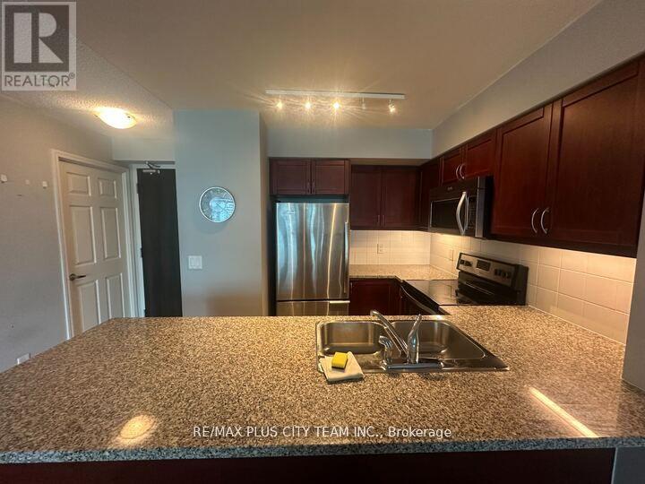 2005 - 19 Grand Trunk Crescent, Toronto, Ontario  M5J 3A3 - Photo 6 - C12811702