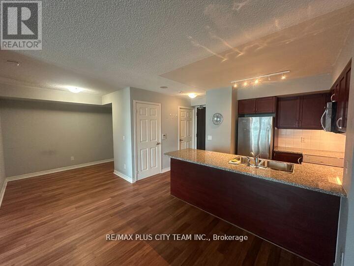 2005 - 19 Grand Trunk Crescent, Toronto, Ontario  M5J 3A3 - Photo 7 - C12811702