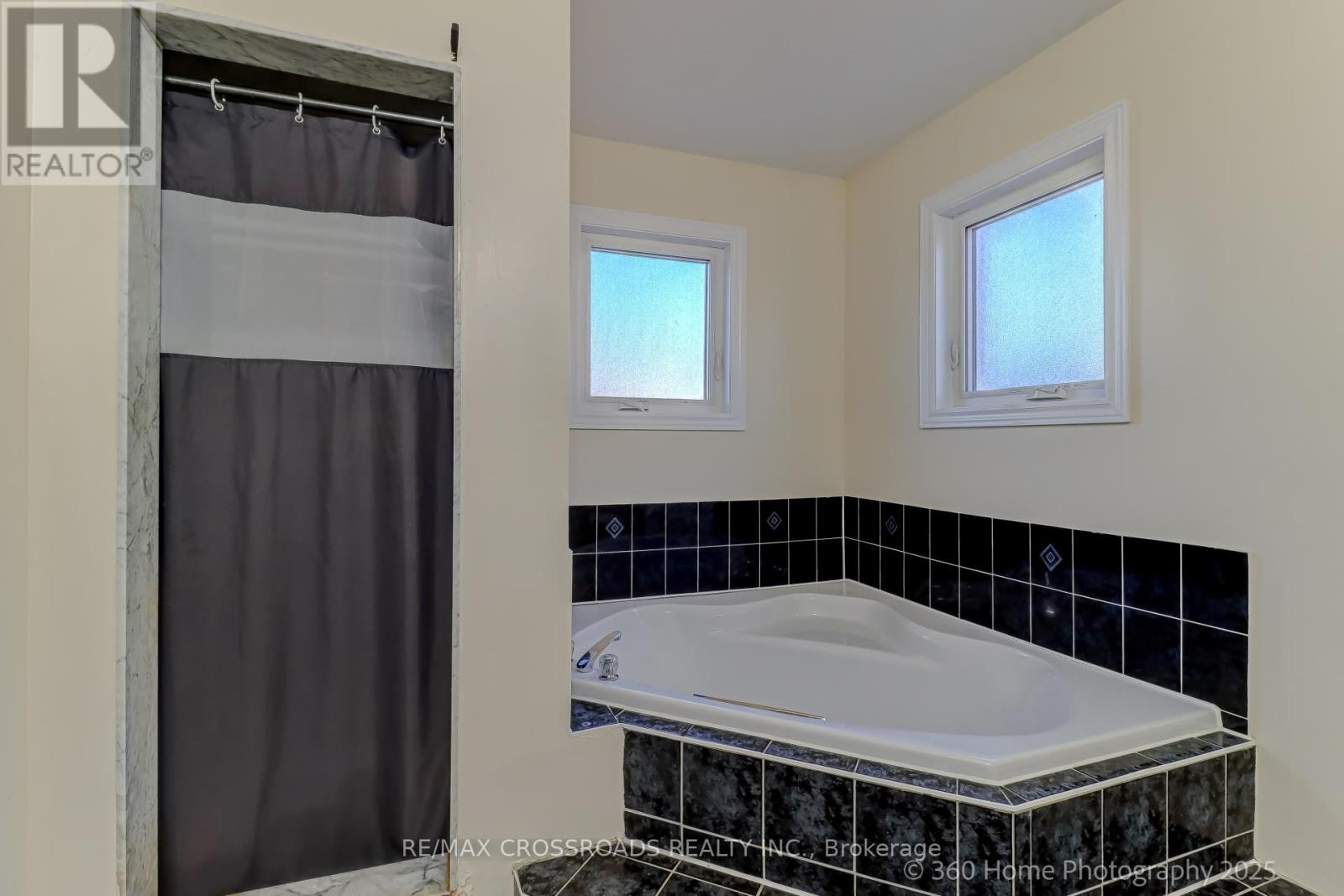 305 Old Harwood Avenue, Ajax, Ontario  L1Z 1J1 - Photo 14 - E12811662