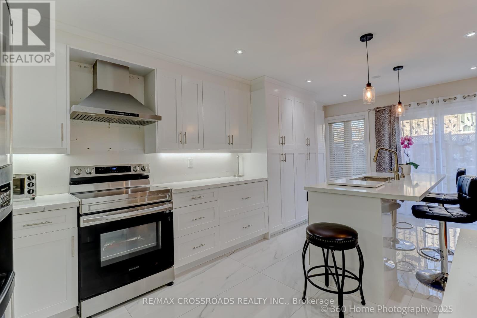 305 Old Harwood Avenue, Ajax, Ontario  L1Z 1J1 - Photo 9 - E12811662