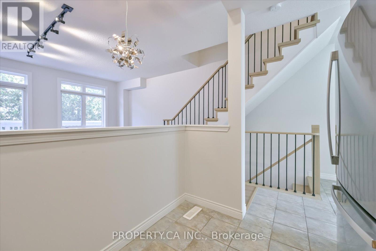 46 - 1051 On Bogart Circle, Newmarket, Ontario  L3Y 8T4 - Photo 7 - N12811696