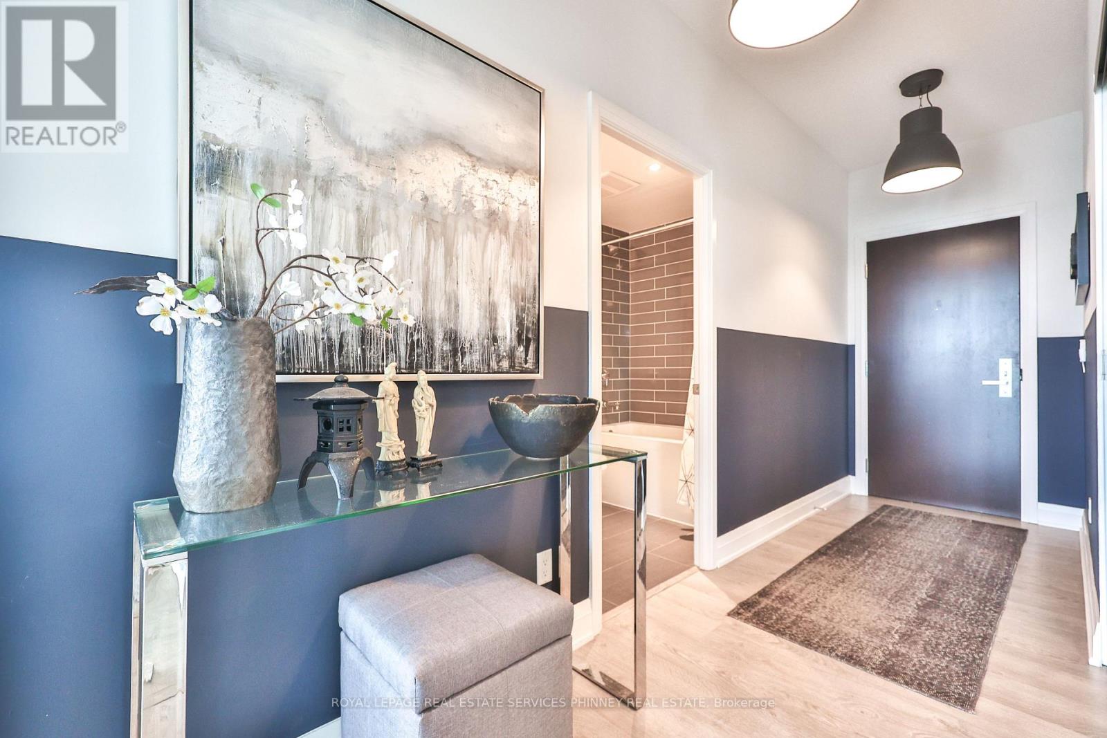 1709 - 55 Speers Road, Oakville, Ontario  L6K 0H9 - Photo 4 - W12811622