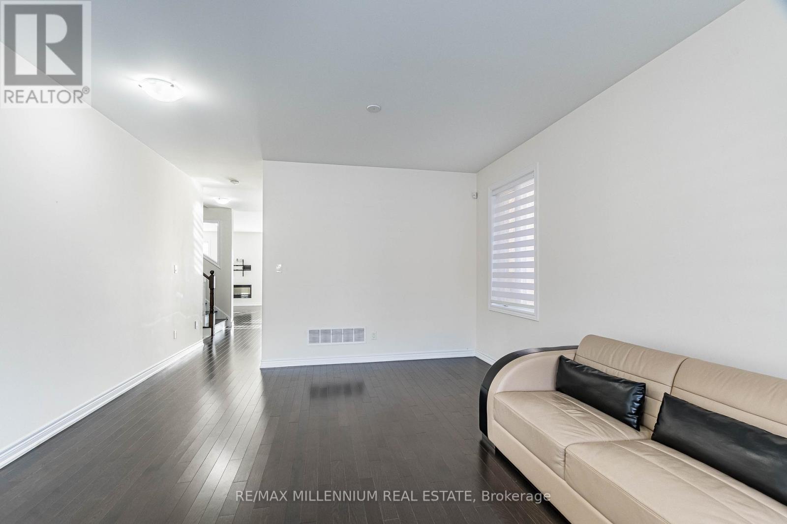 11 Spokanne Street, Brampton (Sandringham-Wellington North), Ontario  L6R 4A2 - Photo 13 - W12811652