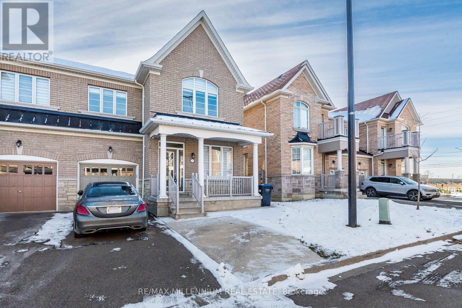 11 Spokanne Street, Brampton (Sandringham-Wellington North), Ontario  L6R 4A2 - Photo 2 - W12811652