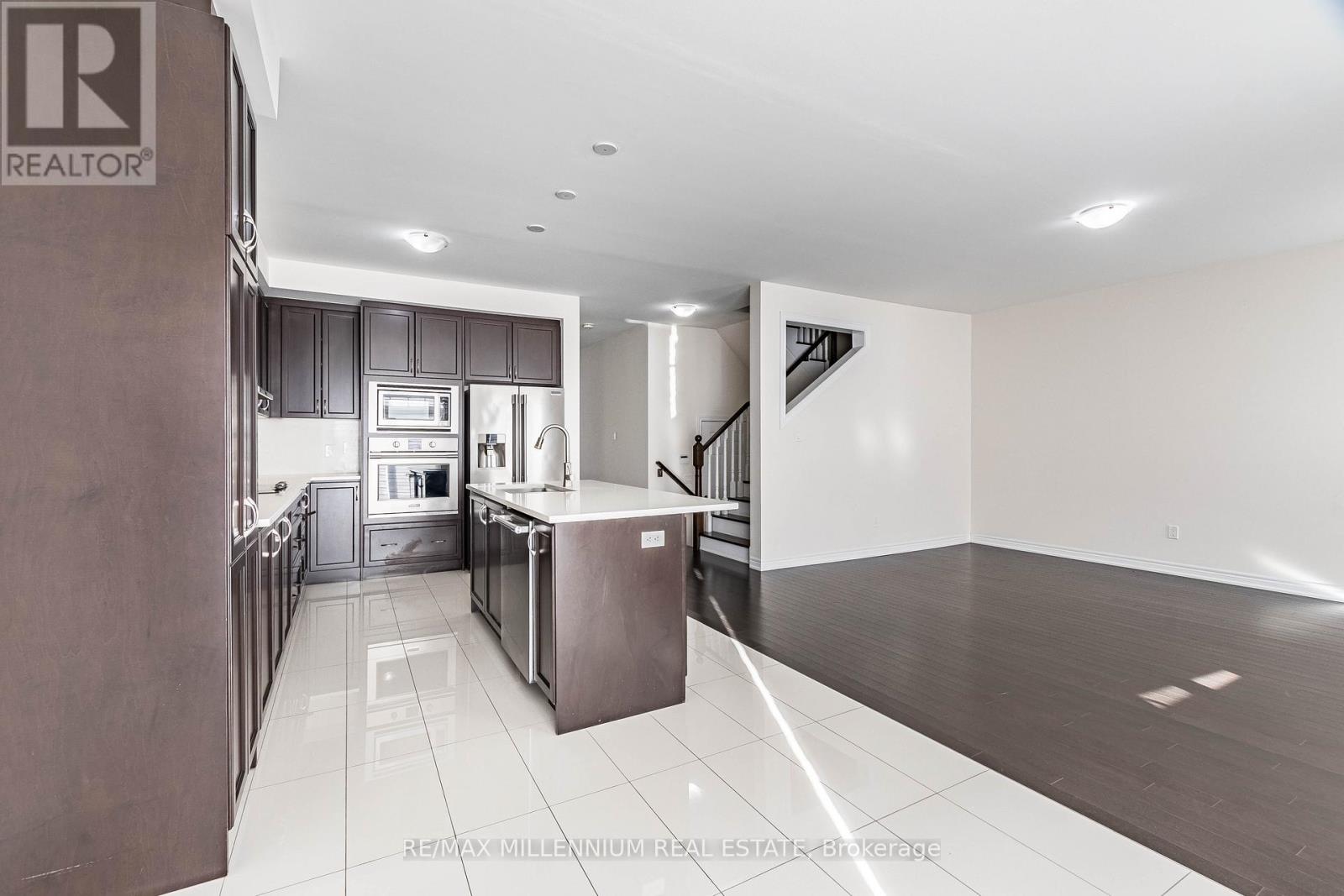 11 Spokanne Street, Brampton (Sandringham-Wellington North), Ontario  L6R 4A2 - Photo 24 - W12811652