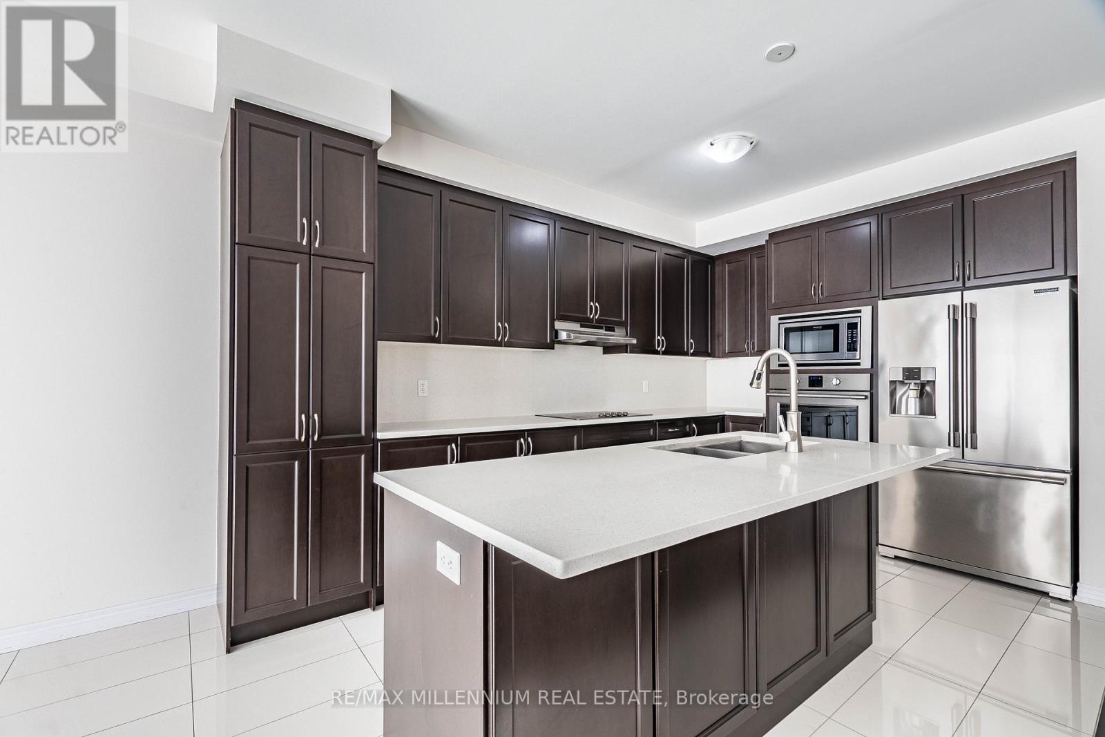 11 Spokanne Street, Brampton (Sandringham-Wellington North), Ontario  L6R 4A2 - Photo 25 - W12811652