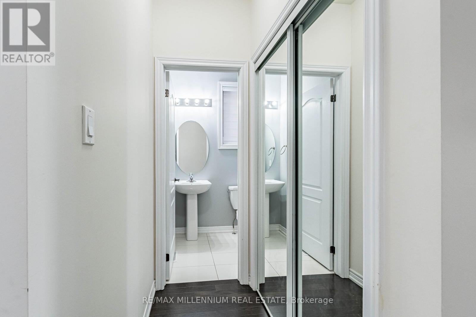 11 Spokanne Street, Brampton (Sandringham-Wellington North), Ontario  L6R 4A2 - Photo 31 - W12811652