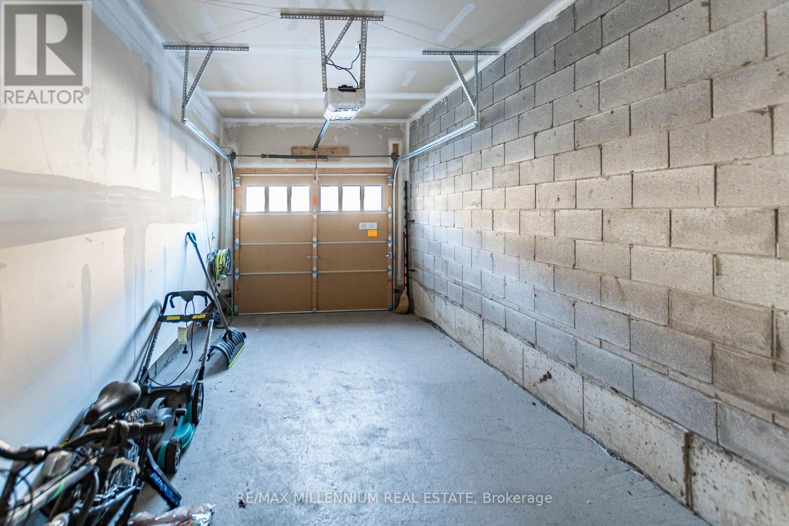 11 Spokanne Street, Brampton (Sandringham-Wellington North), Ontario  L6R 4A2 - Photo 50 - W12811652