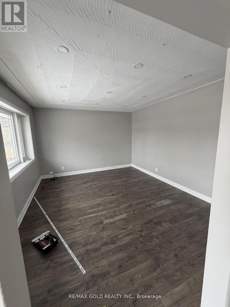 Upper - 26 Moncrieff Drive, Toronto, Ontario  M9W 2R2 - Photo 7 - W12811670